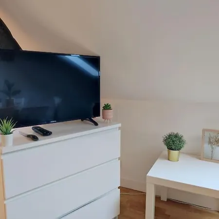アパート Paisible Duplex Au Centre-ville ルマン
